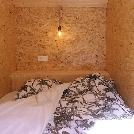 Летний дом La Roulotte Viticole - Sauna - Toilette Seche Floreffe