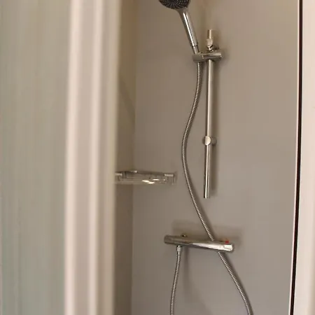 La Roulotte Viticole - Sauna - Toilette Seche Летний дом